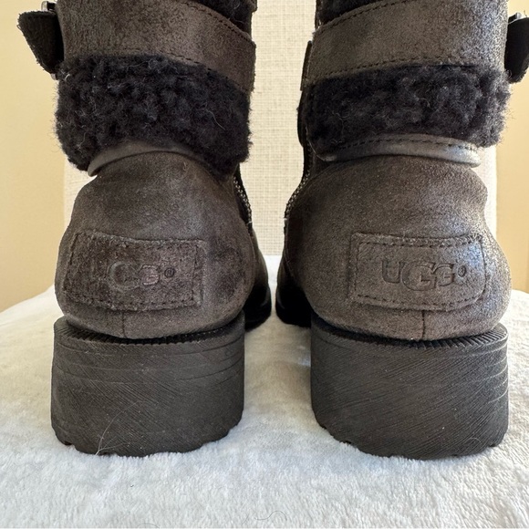 UGG BLAYRE III BLACK ZIPPER SHEARLING US 7 - Picture 13 of 16